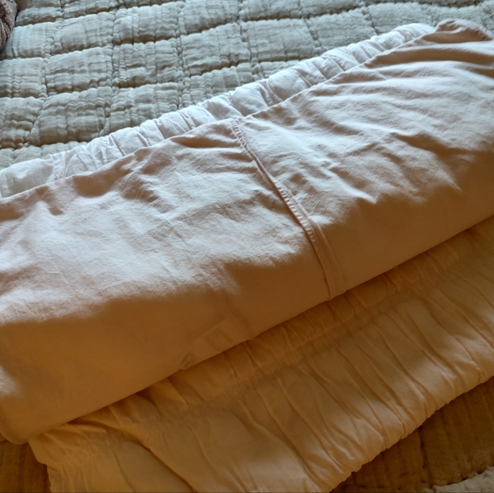 Nordstrom Home Blush Rushed Standard Pillow Shams - Picture 3 of 5
